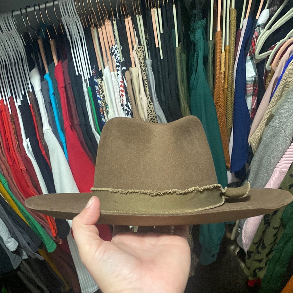 Olive & Pique Brown stiff brim felt hat